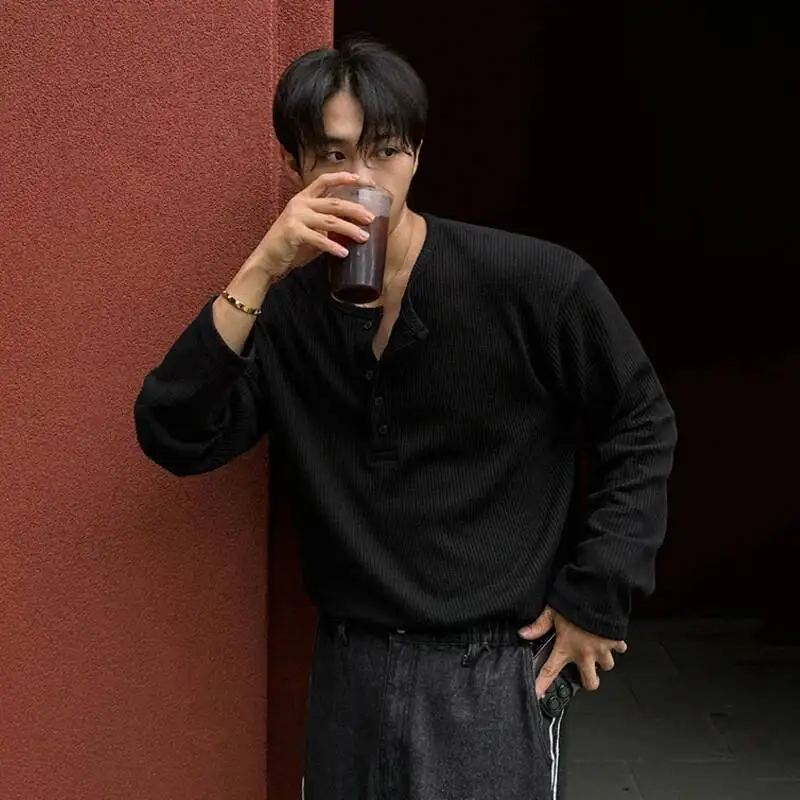 New Men's T-shirt Round Collar Solid Color Casual Button Design Korean Style Autumn Long Sleeve Loose Male Tee Simple 99T48