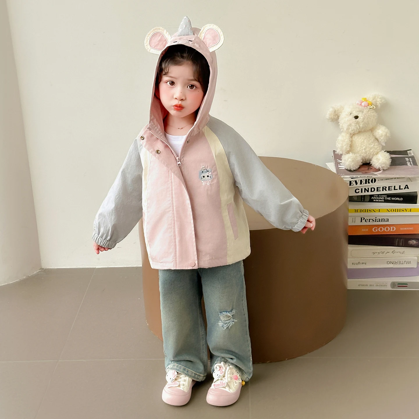 

Модная осенняя куртка для девочек, новинка 2025 года, удобная привлекательная верхняя одежда, детская подставка, подходит для других материалов 00%