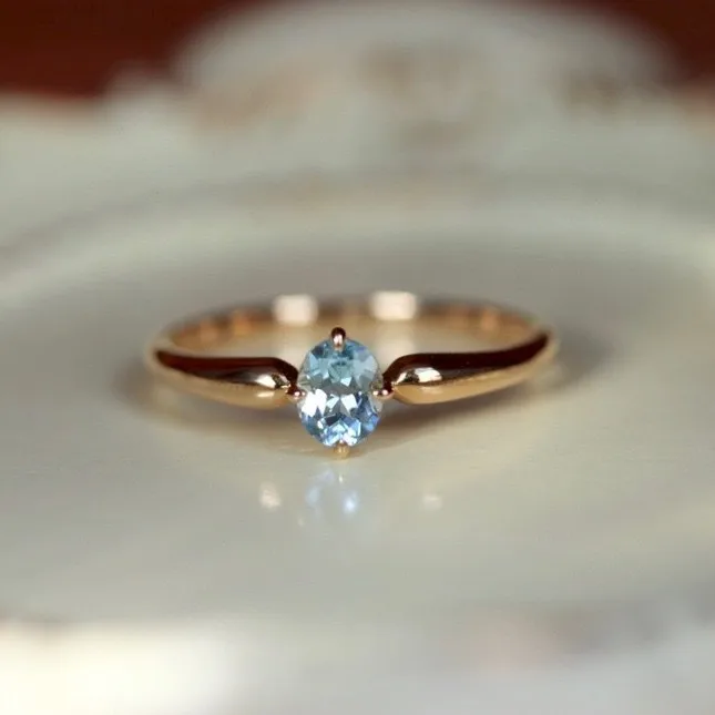 

25 Sterling Silver Simple Oval Topaz Blue Zircon Ring Women's Fashion Jewelry