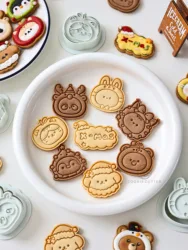 8Pcs/Set Christmas Bunny Dog Elk Panda Cookie Cutter Snowman Moose Biscuit Stamp 3D Plastics Hand Pressed Mold Party Decoration