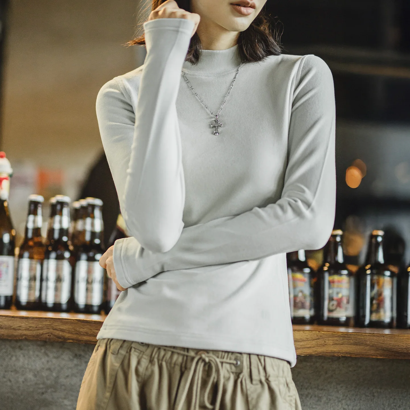 Kaos Termal Wanita Maden Lengan Panjang Berbahan Fleece Lembut Kerah Tinggi Slim Fit Lapisan Dalam Tebal Hangat untuk Musim Gugur dan Musim Dingin