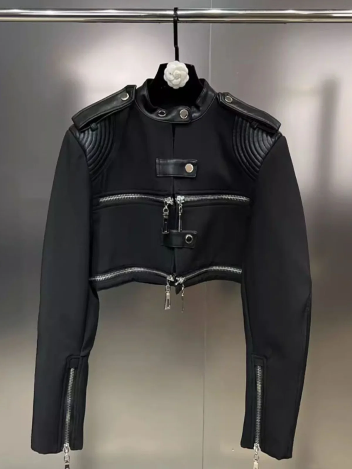 ヘビーデューティーバイクジャケット レディース 春 ファッション ショルダーパッドデザイン 複数ジッパー PUレザー オートバイコート オリジナルデザイン