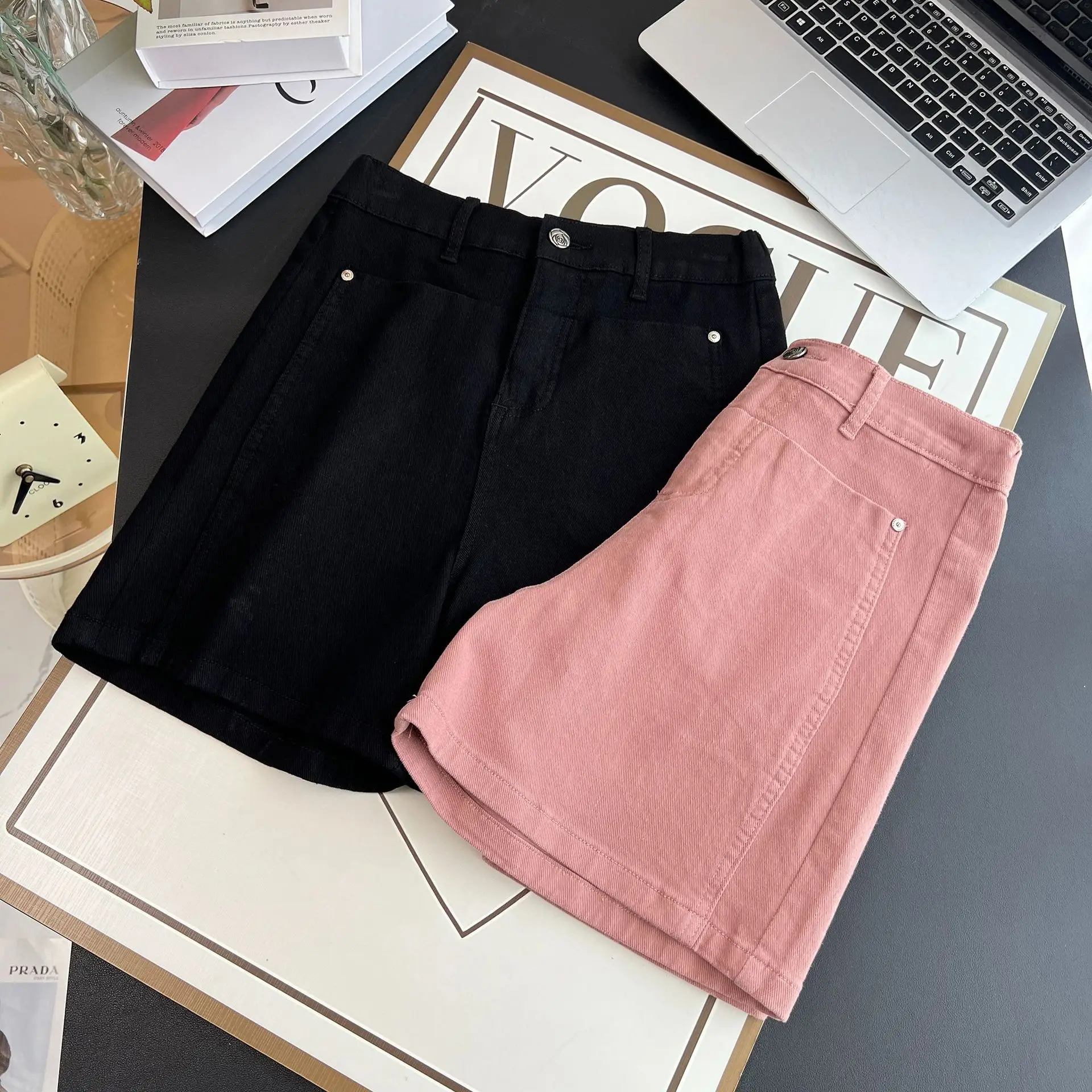 Nuovi jeans taglie forti Pantaloni caldi in denim sottile casual estivo Pantaloncini da 100 kg per donna