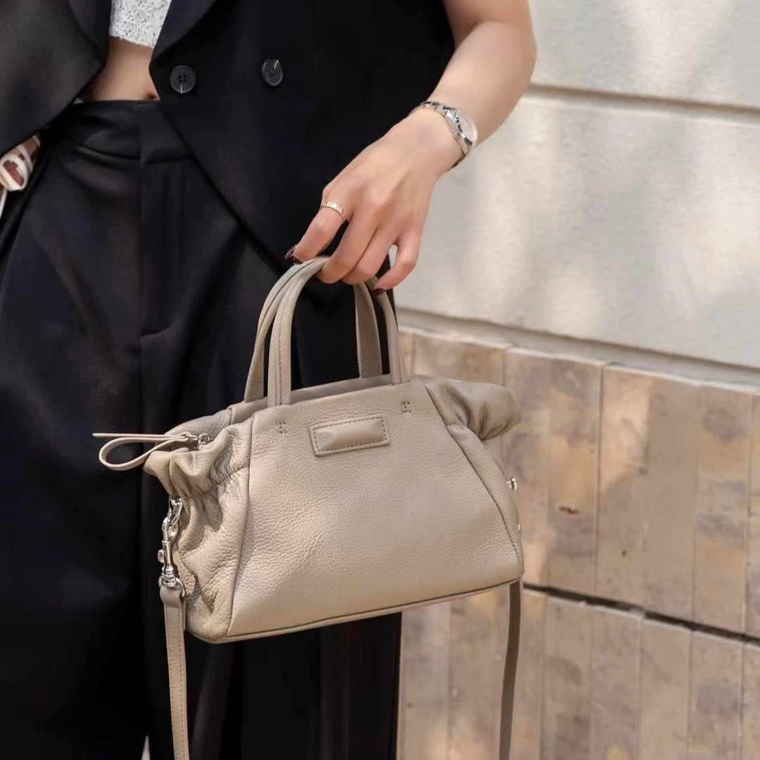 

2025 New Genuine Natural Cow Leather Luxury Women's Handbag - Fashionable Crossbody & Elegant Ladies Single-Shoulder Cloud Bag