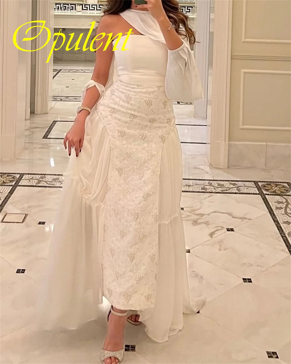 Maßgeschneidertes, zartes, trägerloses Jersey-Abendkleid, elegantes, ärmelloses Ballkleid, modernes Heimkehrkleid mit Schleppe