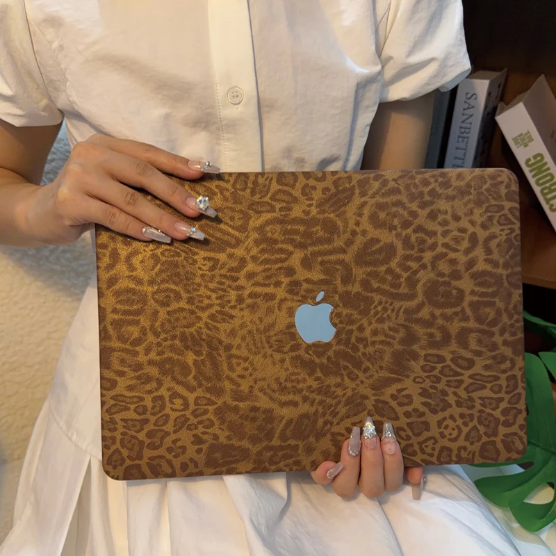Vintage Leopard Pattern Hard Shell Case for 2026MacBook Air 13.6  Neo, Fits M2 M3 M4 Chips, A2681 A3113 A3240