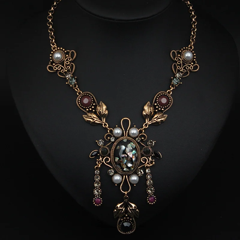 

Vintage European court-style versatile necklace. High-quality waterproof jewelry. Gift for your wife.
