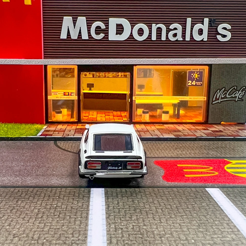 Modello di accensione 1/64 in resina per Nissan Fairlady Z (S30)