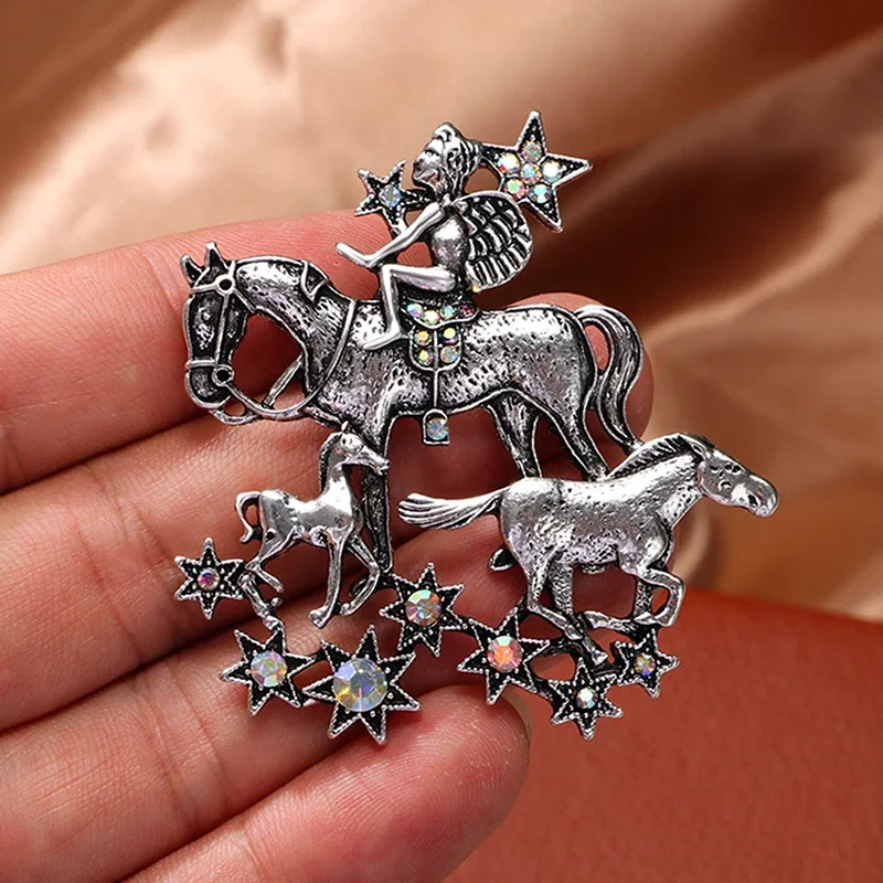 خمر الملاك ركوب الخيول دبابيس للنساء للجنسين المعادن محظوظ سنة الحصان الحيوان مكتب دبابيس بروش عادية #3