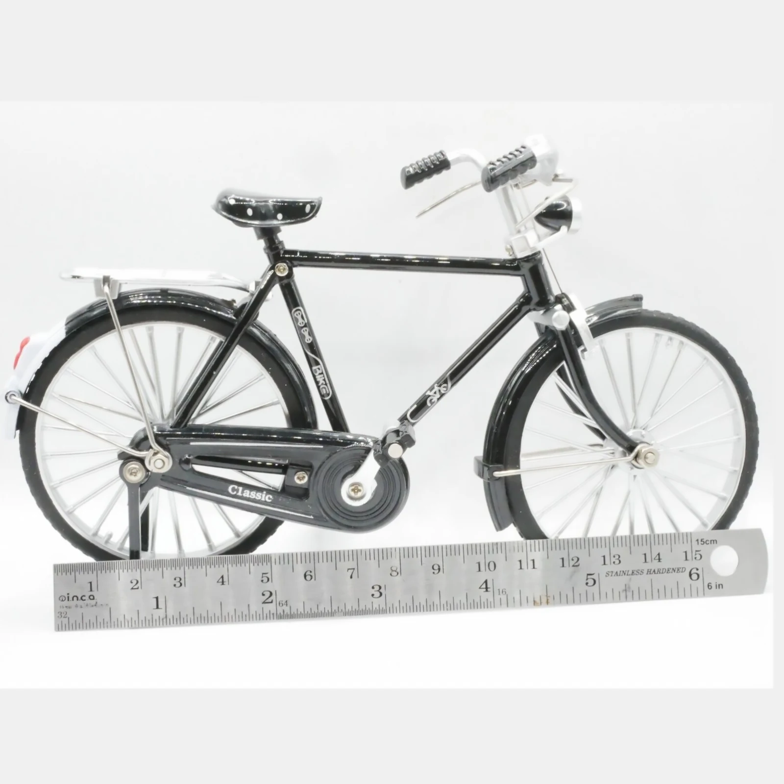 Modelo de bicicleta de liga em miniatura, escala 1/10, com inflador, modelo de metal retrô, simulação fundida, coleção de presentes, brinquedos