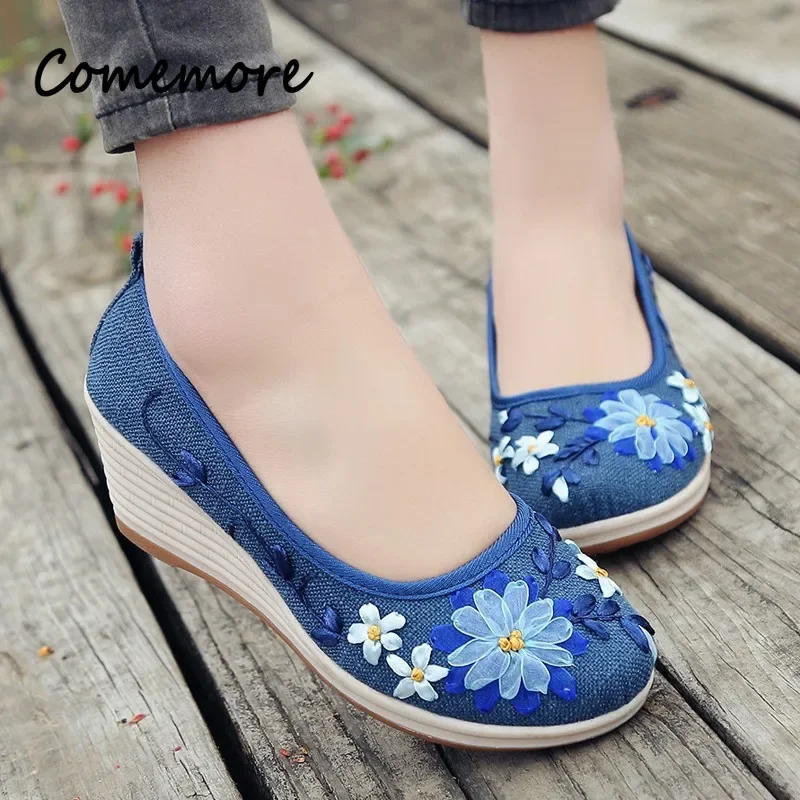 2024 New Round Head Wedges Embroidered Shoes Ethnic Style Flower Cloth Shoes Comfort Leisure Flat Walking Shoes Non-slip Sneaker