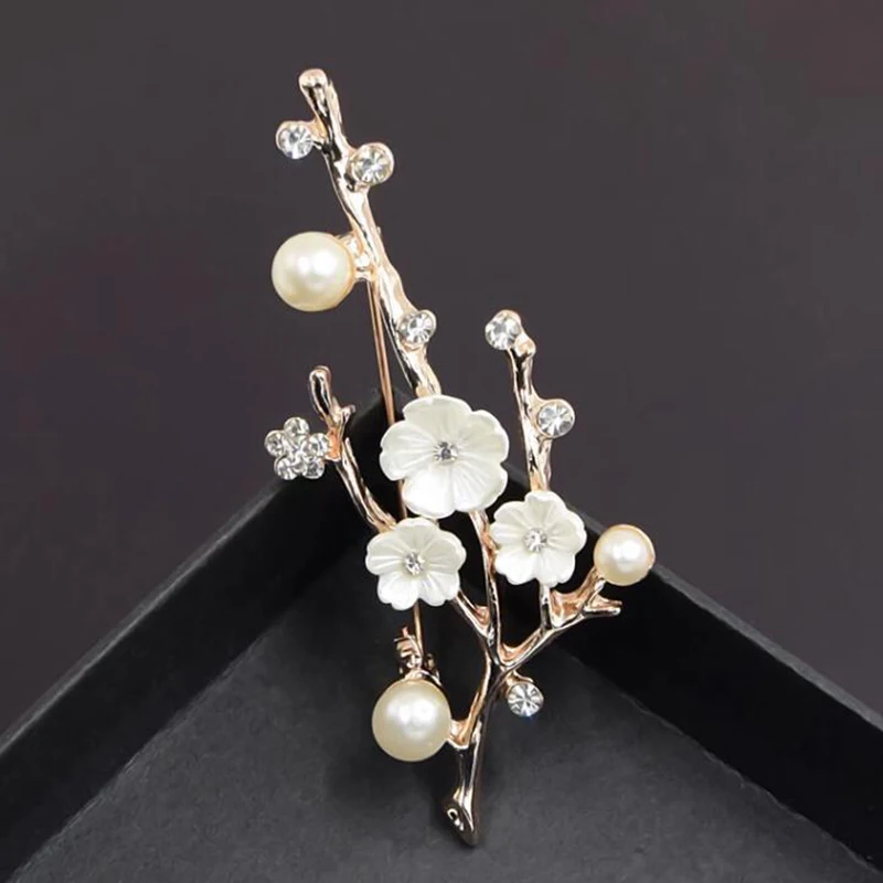 Handmade Plum Blossom Brooches Pins Women Vintage Pearl Brooch Clothing Accessories For Bouquet Wedding Party Jewelry