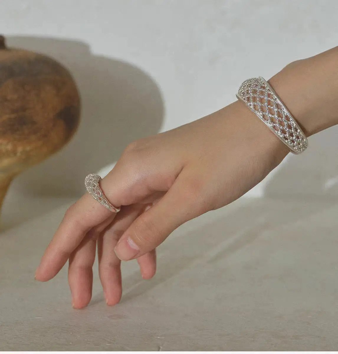 

New Hollow Sphere Ring Simple Luxury Mesh Minimalist finger accessory for Women bracelet jewelry set