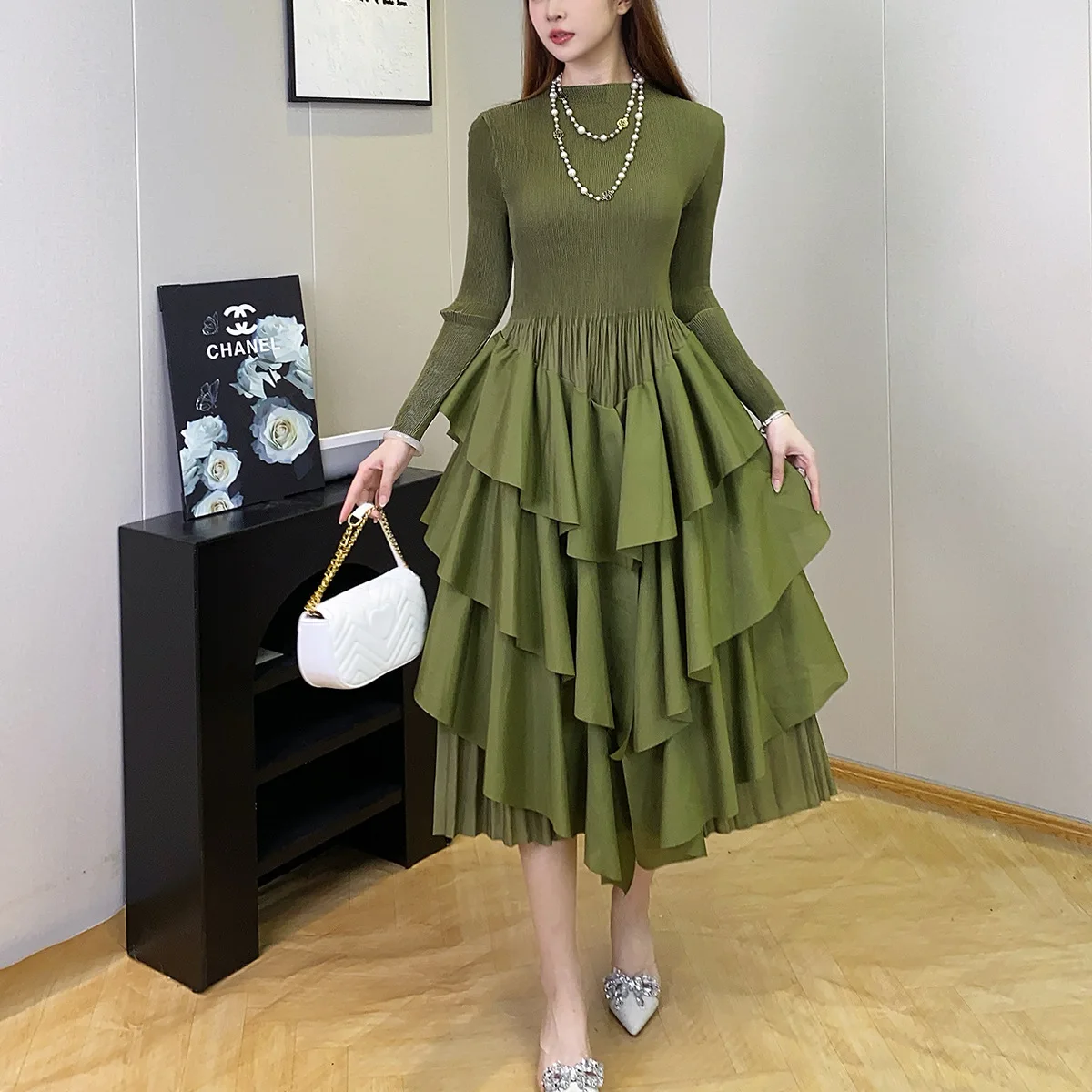 

Women's Autumn Dress Long Sleeves High-grade Irregular A-line Dress Slim Medium and Long Temperament Commuting Miyake PLEATS