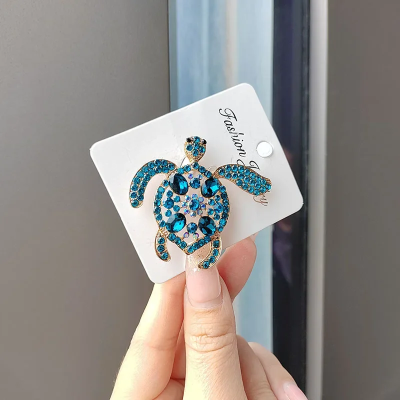 

Crystal Vintage Metal Tortoise Brooch Green Rhinestone Sea Turtle Animal Brooch Pins For Women Coat Badges Corsage Jewelry Gift