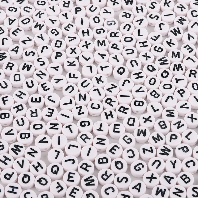 100/200/500 sztuk biały kolor akrylowy A-Z 26 koraliki z literami okrągłe luźne przekładki koraliki alfabetu do tworzenia biżuterii Diy bransoletka Accesso