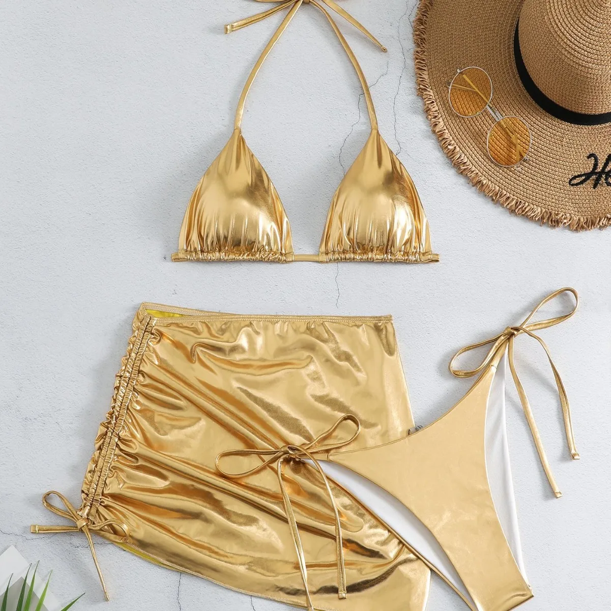 Bikini halter dorado para mujer, traje de baño de playa, caliente, nuevo, tendencia, conjunto de 3 piezas, 2024