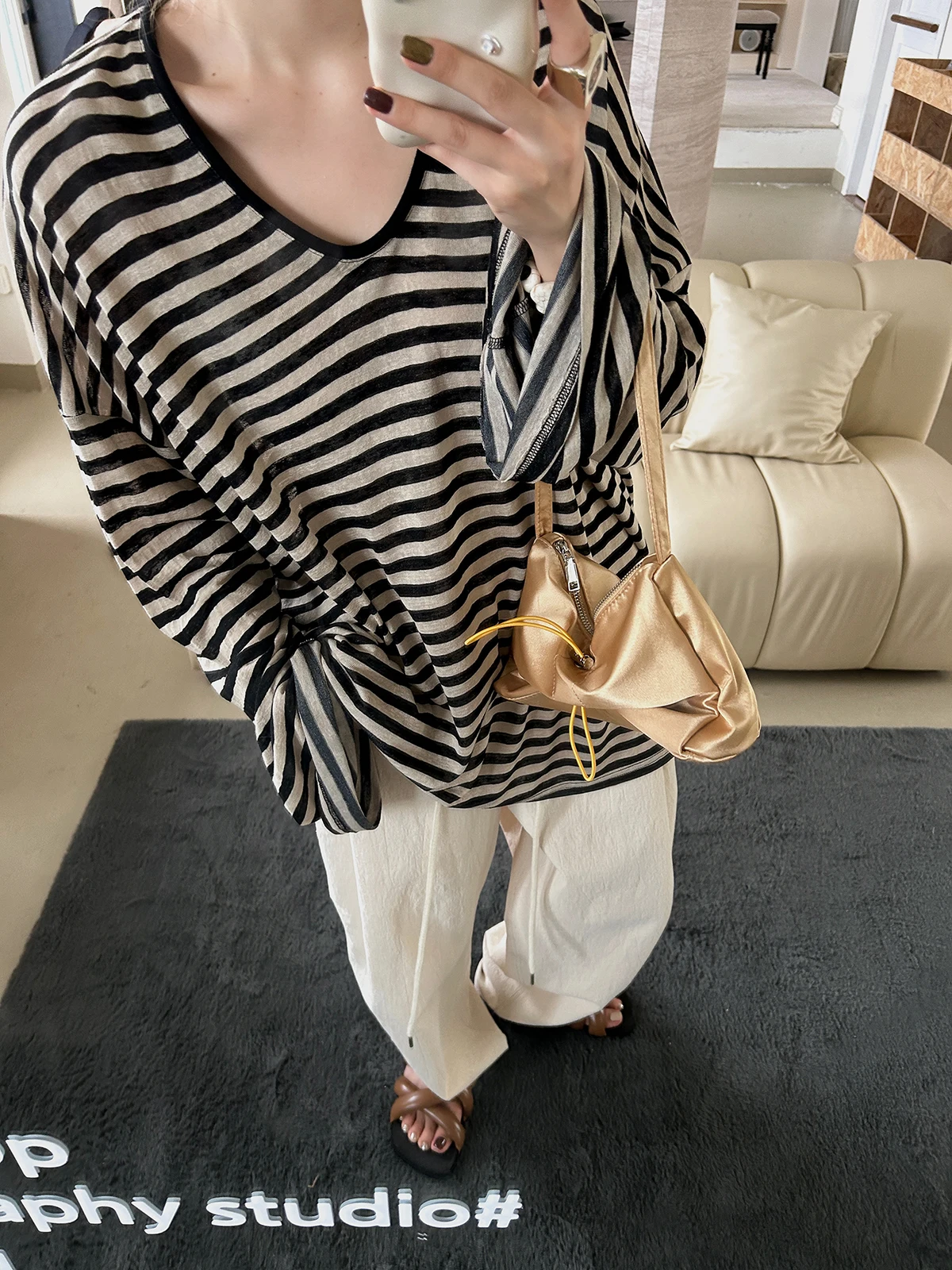 

MOEROP Summer Women's Loose Long Sve Striped T-irt Sun Protection Lazy Sle Top round Ne Casual Fit Summer Wear