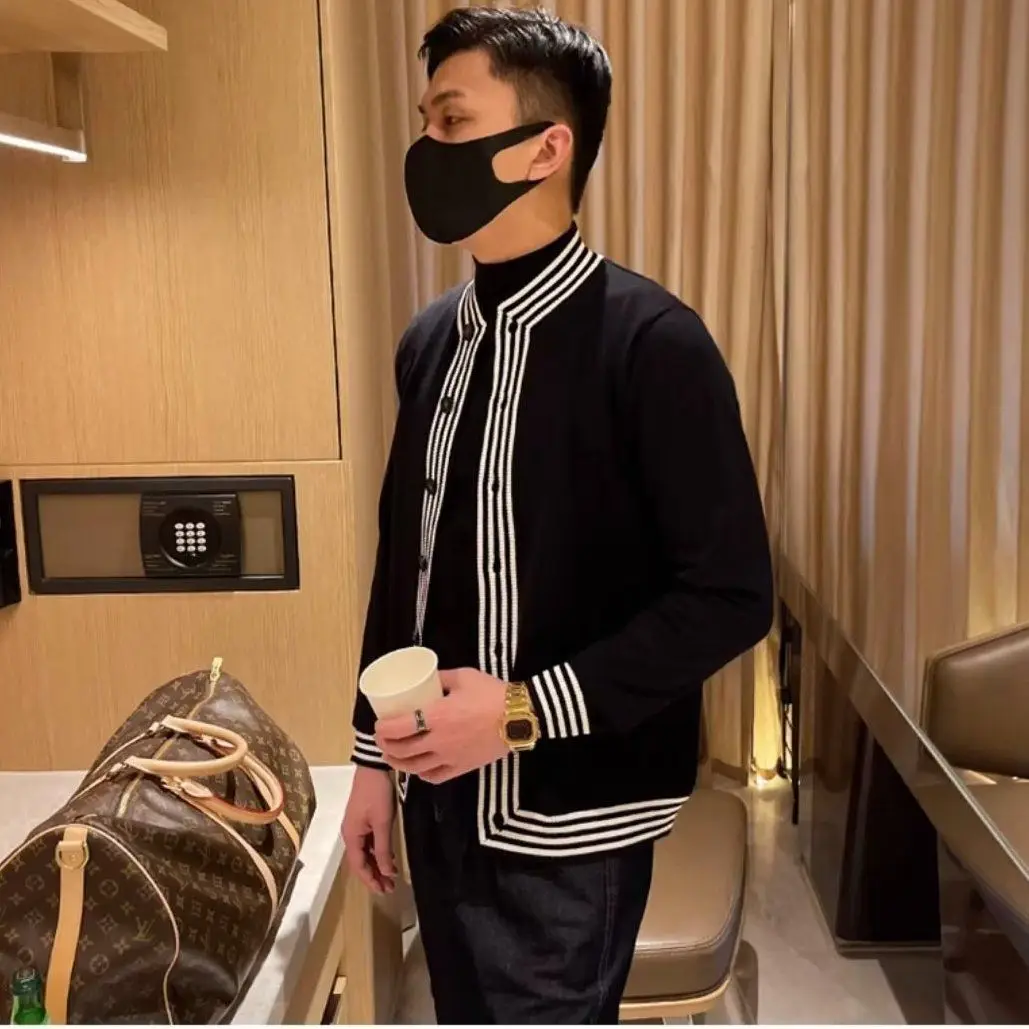 سترة صوفية مخططة راقية للرجال مع إحساس فاخر باللون الأسود وياقة واقفة سترة متماسكة بقصة ضيقة #3