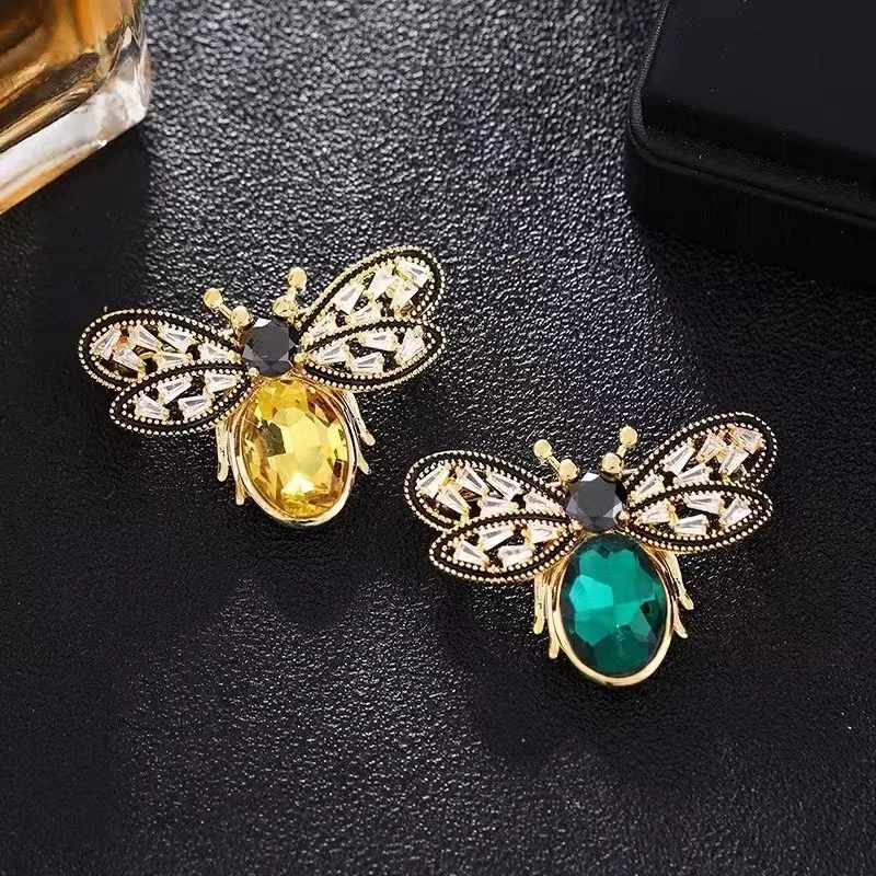 Retro Green Crystal Bee Brooch Korean Version Temperament Metal Animal BroochesAntique Brooch Pin Jewelry Accessories Gifts