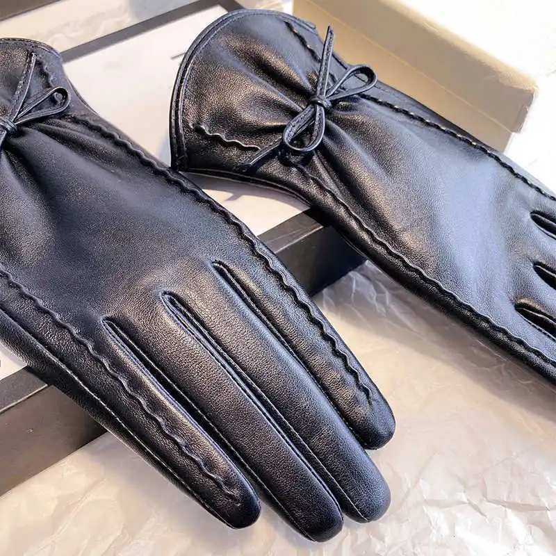 سيدة أنيقة قفازات جلدية حقيقية سكوتر كهربائي القيادة جلد الغنم ضوء فاخر القوس الأسود مثقب تنفس الشتاء الخريف