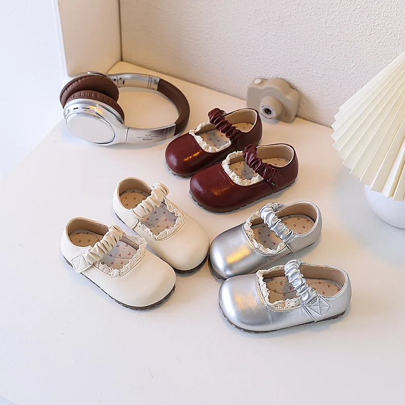 

2026 New Fashion Girls Leather Shoes Sweet Lace Elegant Children's Flat Shoes Simple Soft Non-slip Sole Kids Causal Ballet Shoes