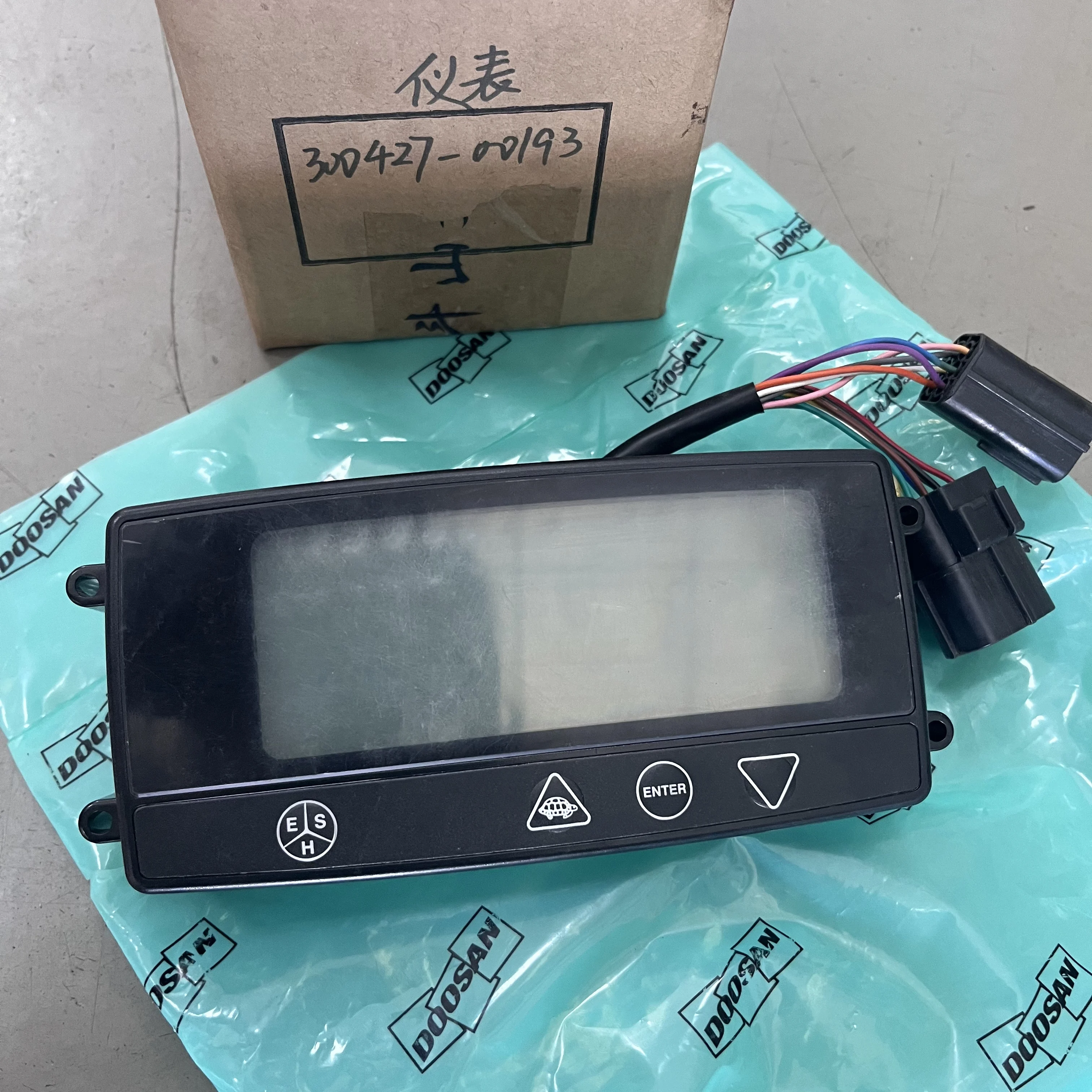 

Develon I Bob Original Manufacturer Genuine Panel Assy 300427-00193 Forklift Spare Parts