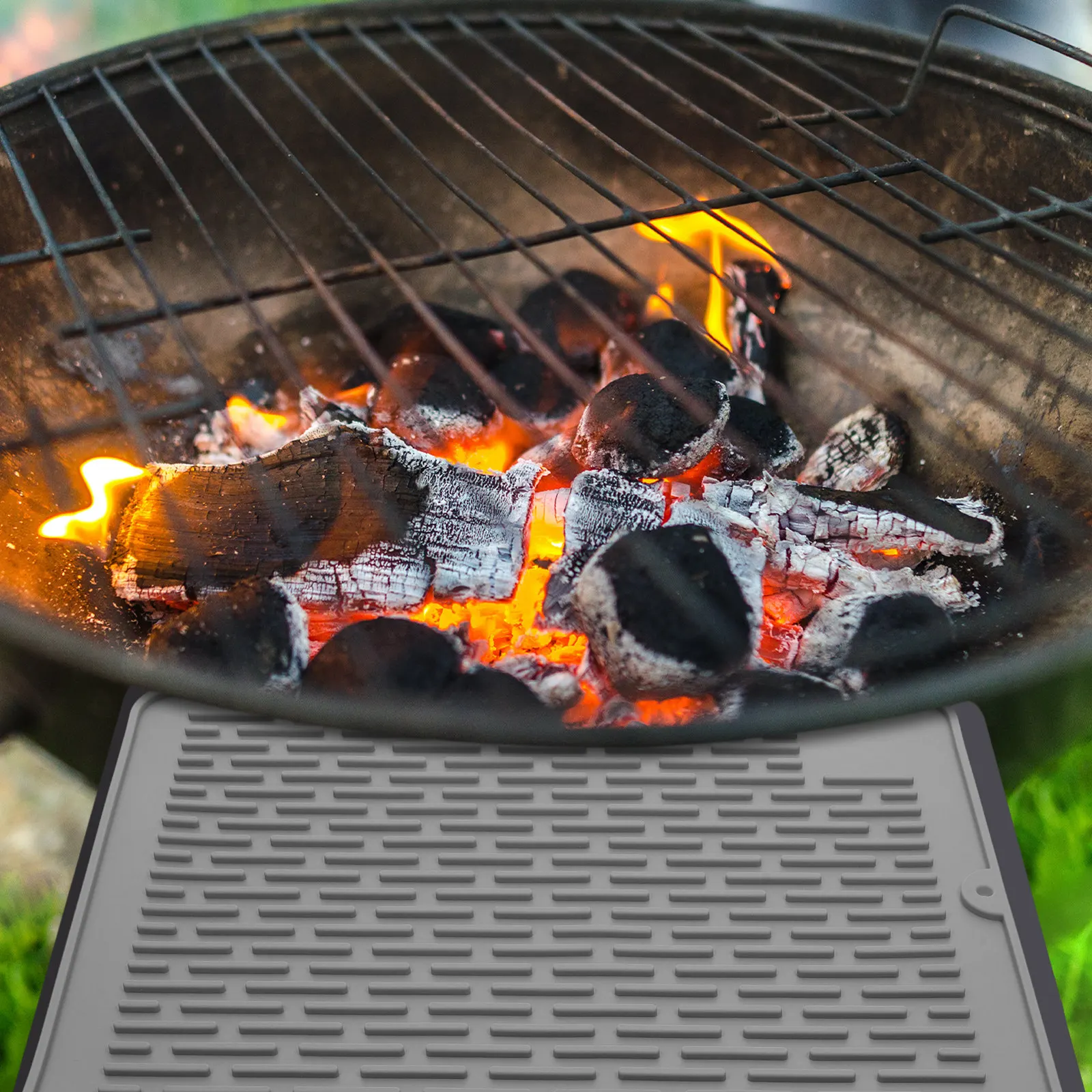 1pc Silicone Grill Mat Multipurpose Non-Stick Bbq Tool Holder Kitchen Countertop Protector Outdoor Grilling Accessories view 3