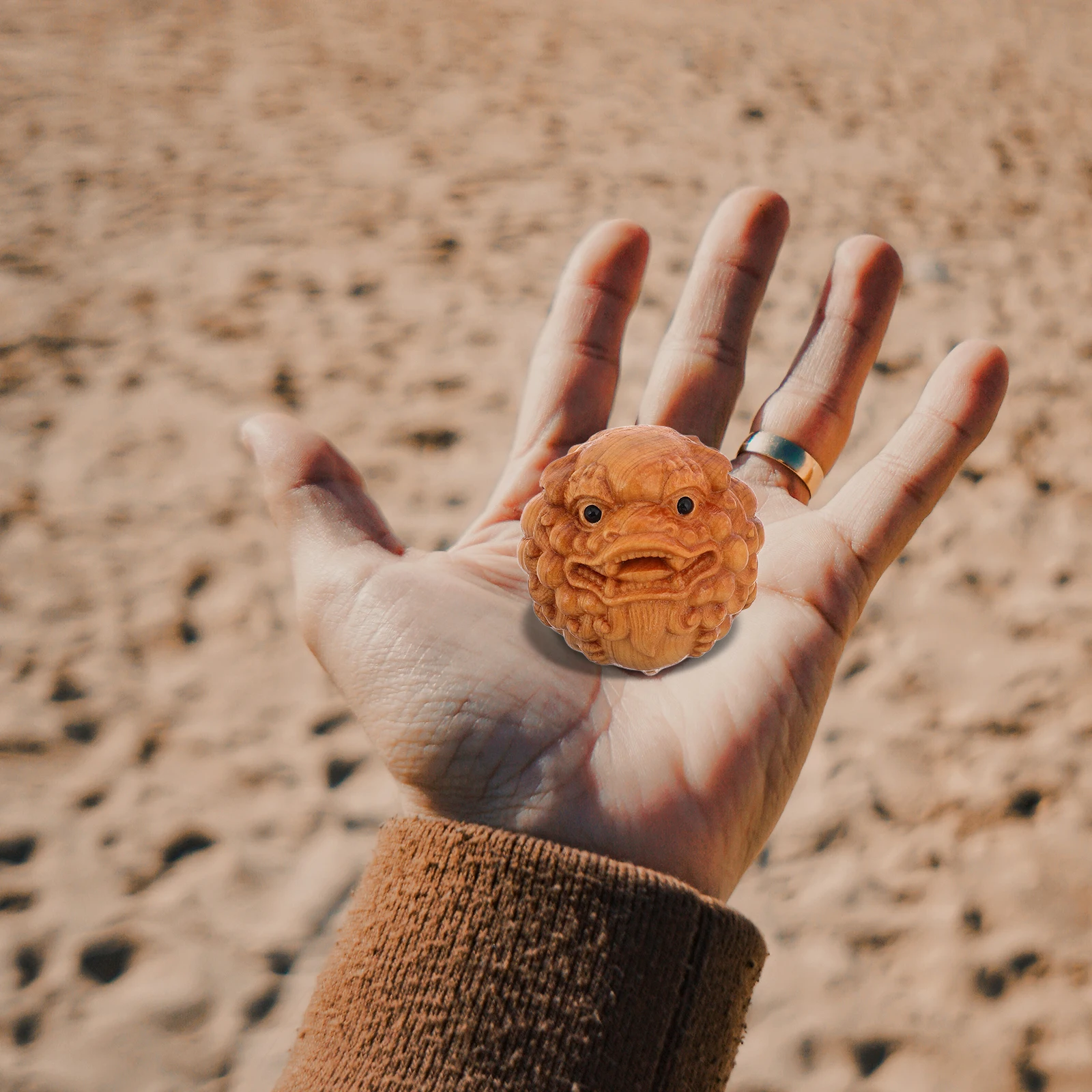 

2 pcs Massage Handball Wooden Chinese Home Gadgets Grip Stress Ball For Hand Exercise Finger Strengthener With Lion Head Carving