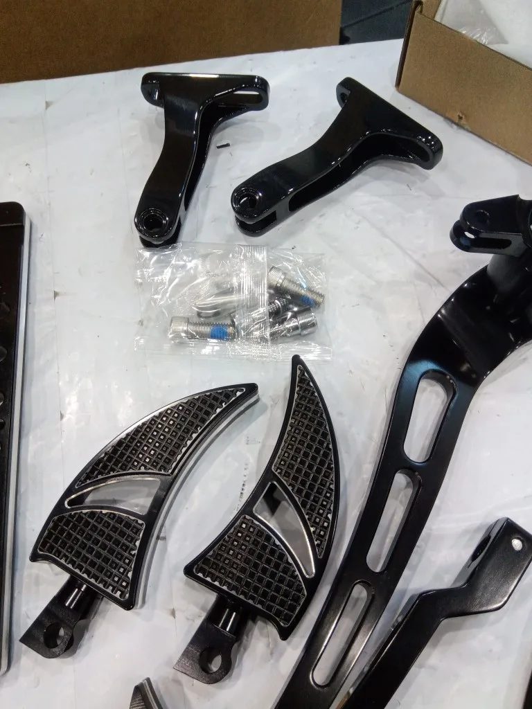 Black Blade Floorboards Highway Pegs Brake Shifter Levers for Touring Electra Glide Roadking Flhr 2014-Up