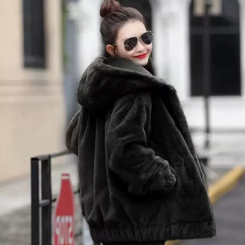

Sheep-like fluffy coat for women 2025 new autumn and winter, sheep-like fluffy thickened sweatshirt, short hooded fur