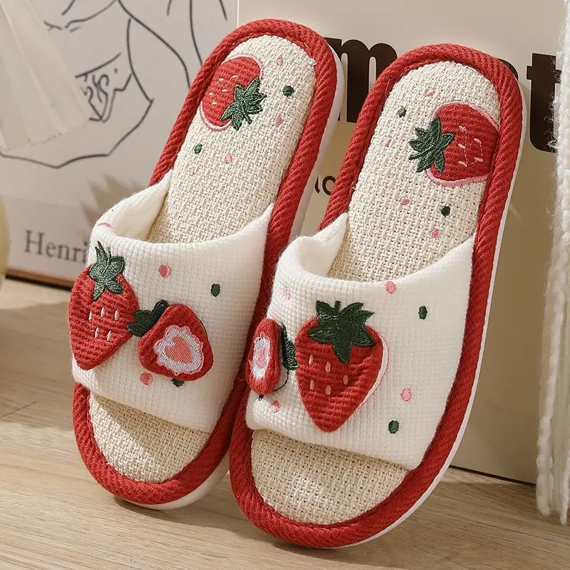 Erdbeer-Leinen-Hausschuhe für Mädchen: Weiche, geräuscharme und rutschfeste Sohlen, ergonomische Fußgewölbestütze, Sandalen – Detail 3