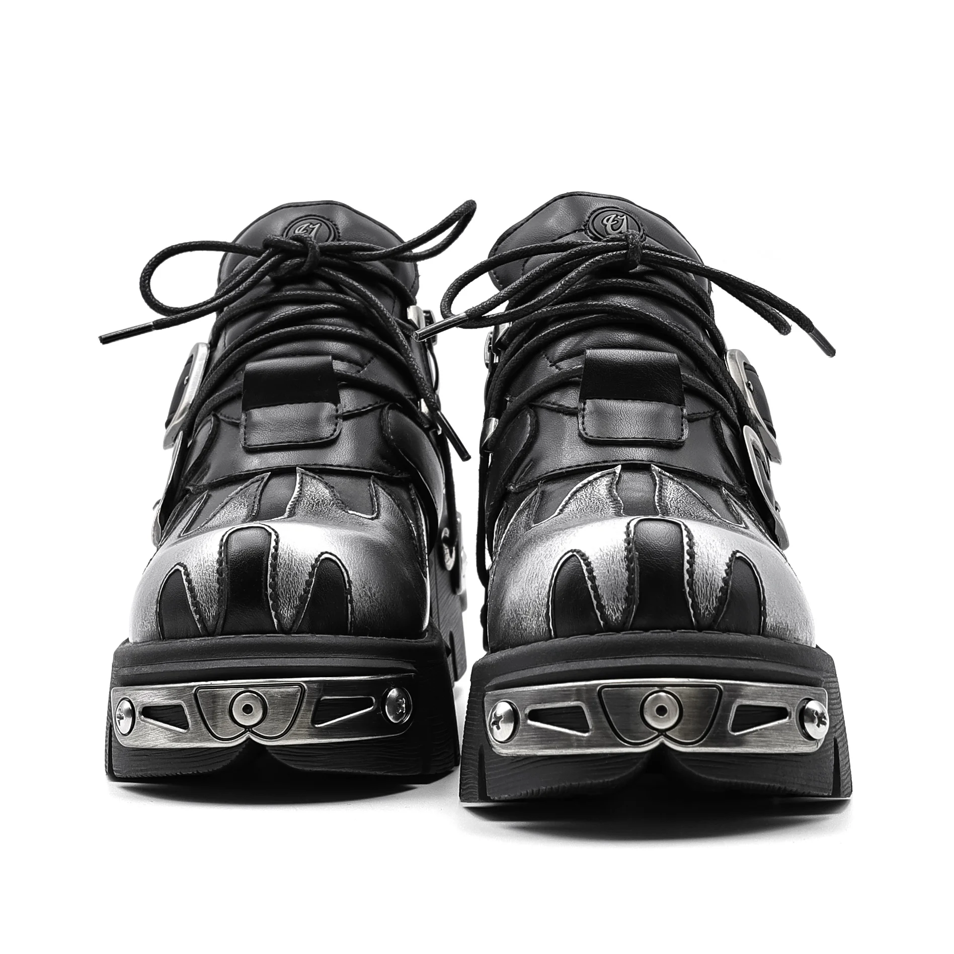 

2025 Men and Women Vintage Rock Couple Shoes New Dark Punk Leather Retro Boots Metal Niche Design Unisex Single Platform Shoes