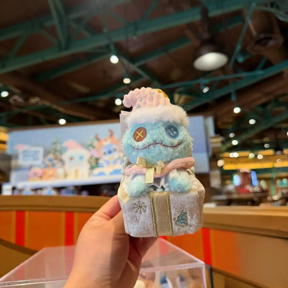 Boneka Gantungan Kunci Plush Little Gold Stitch Angel Musim Dingin Shanghai Disneyland 2025, Hadiah Liburan untuk Teman