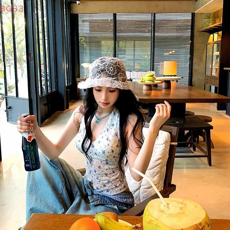 Novedad de verano, camisola pequeña de encaje con estampado Floral y cuello Halter para mujer, Top ajustado sin mangas