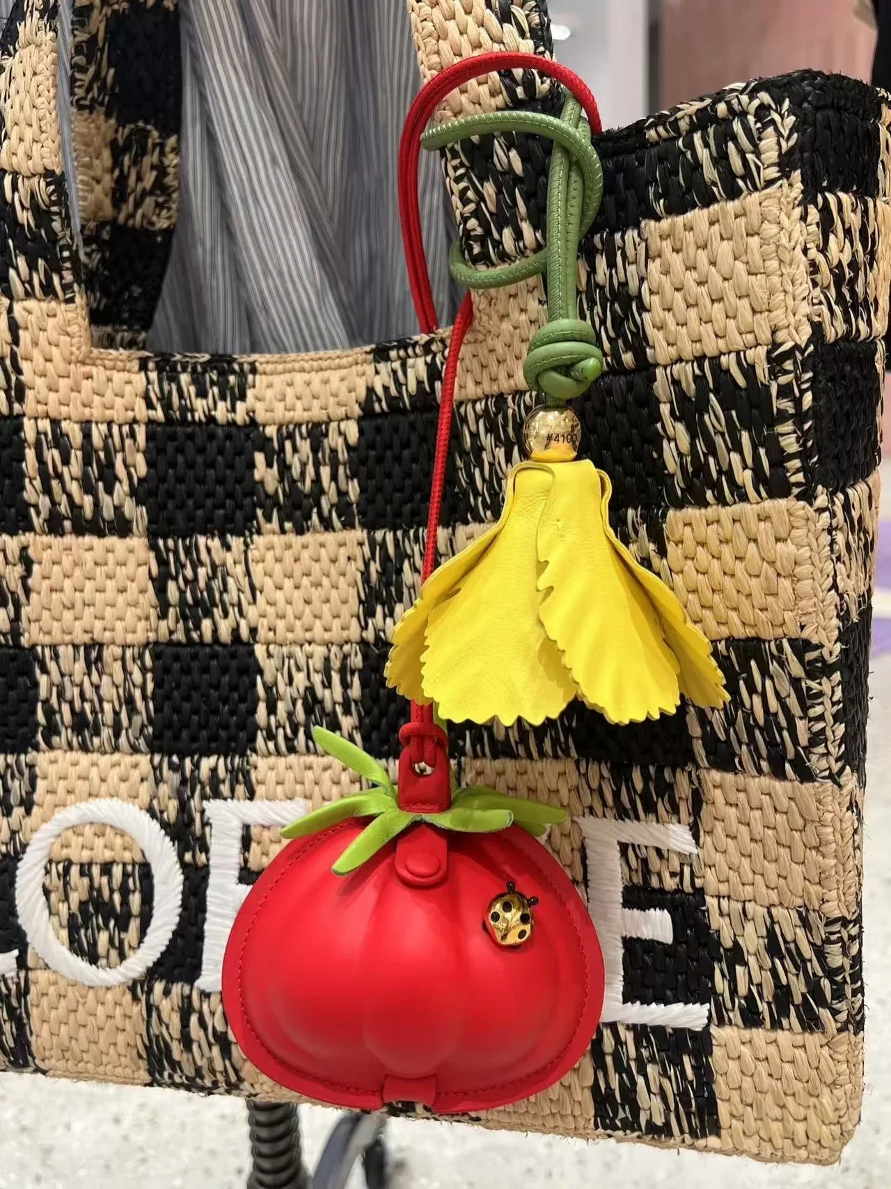 سلسلة مفاتيح رائعة مطرزة بالطماطم من سلسلة باولا الصيفية، إكسسوار ساحر حقيبة من الجلد الطبيعي88، مثالية للهدايا