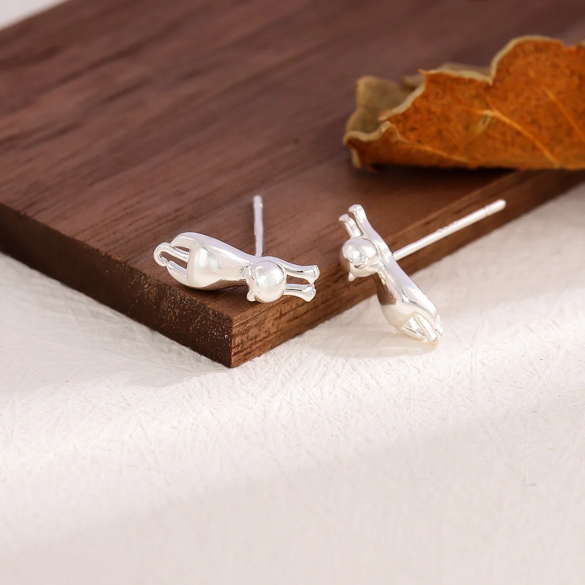 

925 Sterling Silver Jewelry Popular Animal Scrubs Kitten Cat Allergy Female Wholesale Personality Earrings E227