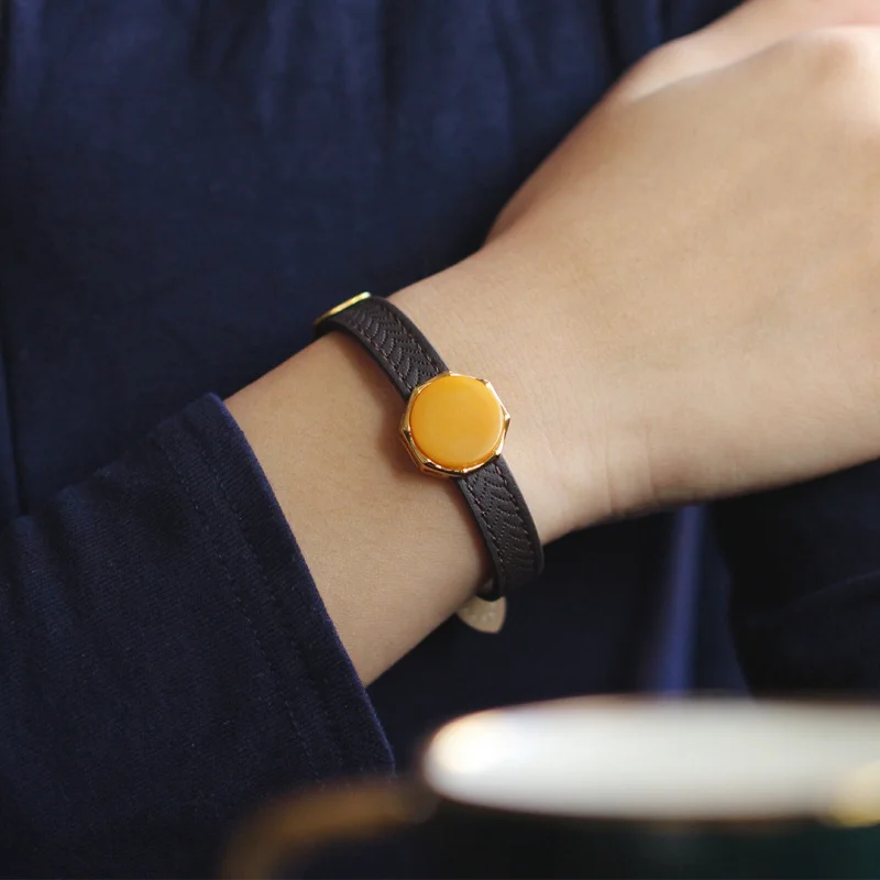 

Natural Old Wax Octagonal Dial Dual-use Model Amber Watchband Pendant Necklace