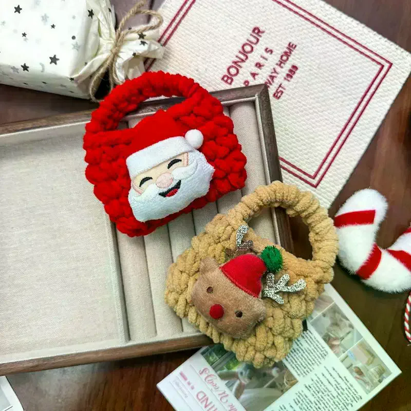 กระเป๋าสตางค์ลายการ์ตูนคริสต์มาสสุดน่ารัก กระเป๋าผ้าพลัฌลายซานตาคลอส พร้อมพวงกุญแจ กระเป๋าใส่หูฟัง กระเป๋าเก็บของ กระเป๋าใส่เหรียญคริสต์มาส