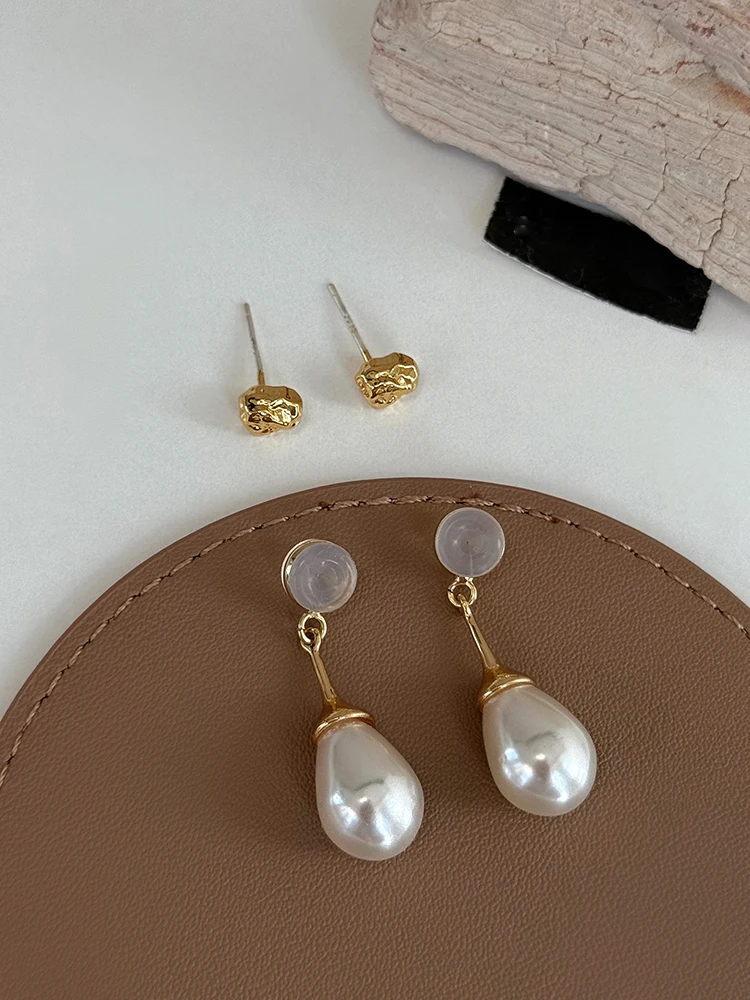 2026 Neue Imitationsperlen-Tropfenförmige Anhänger-Ohrringe in Goldfarbe für Damen, Eleganter Trendschmuck, Luxus-Accessoires für Partys – Detail 17