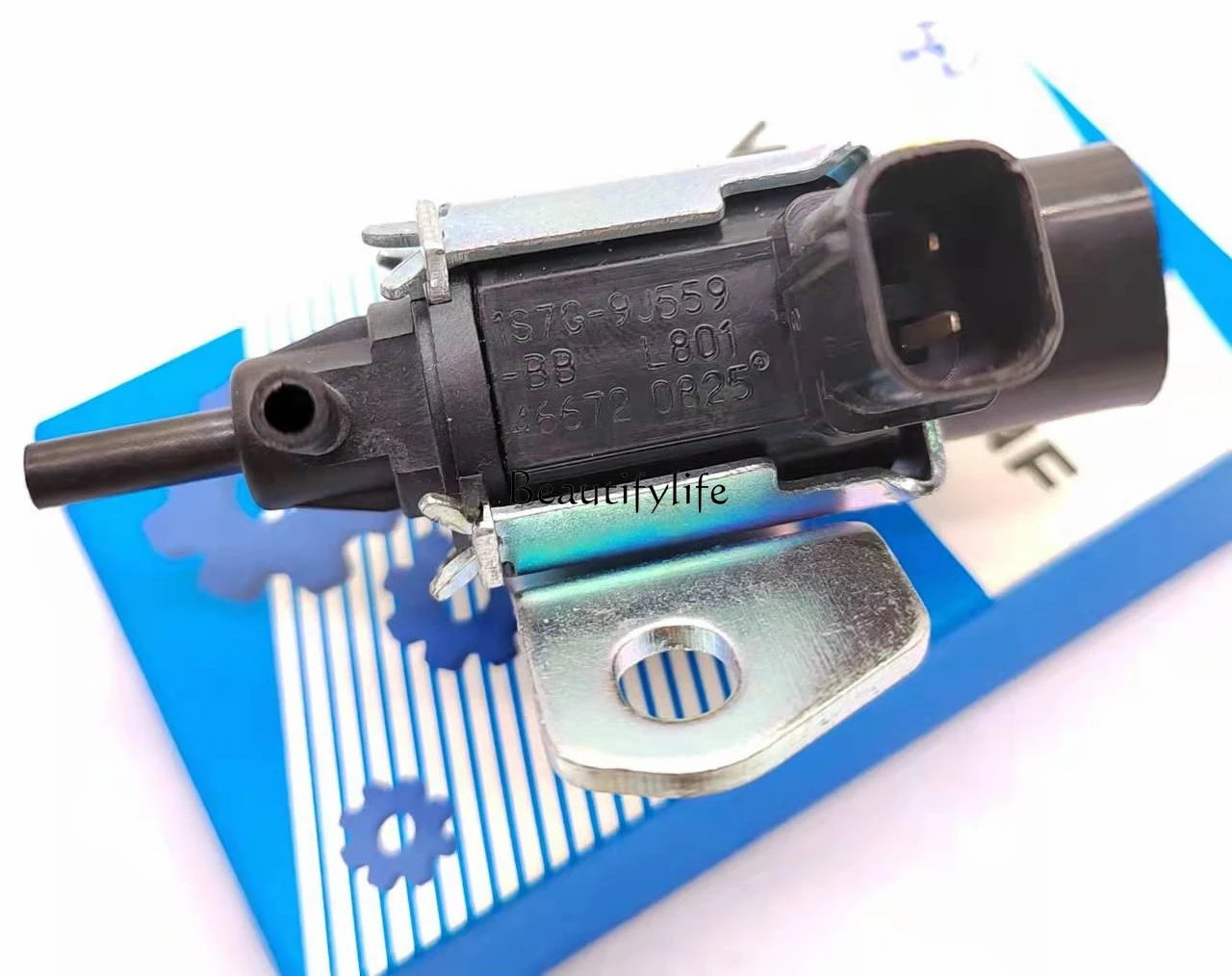 

2 Accessories and PartsJ3S4Z-9J559-AA Vacuum carbon can solenoid valve Exhaust gas solenoid valve