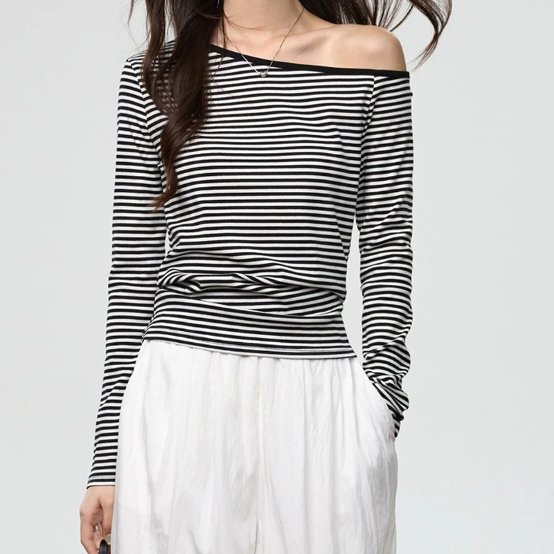 

Fall 2025 Striped Women's T-shirt with Long Sleeves and Diagonal Shoulders Slim Sexy Spice Top