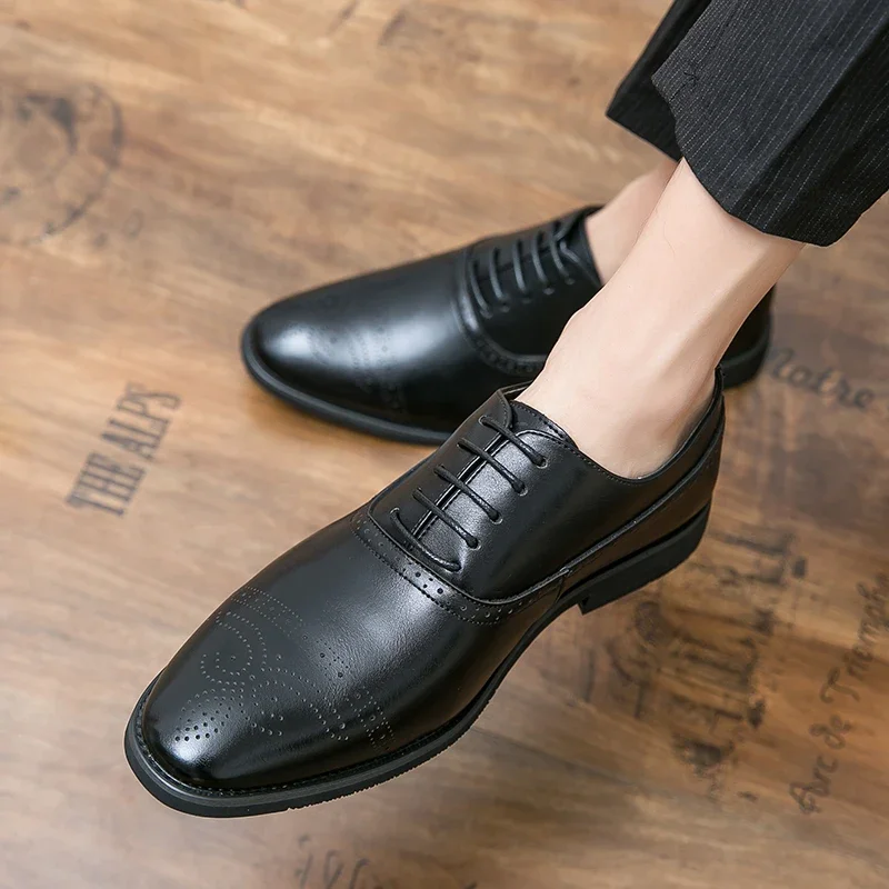 

Red Sole Men Shoes Oxfords Fashion Business Party Banquet Daily Retro Carved Lace-up Brogue Dress Shoes