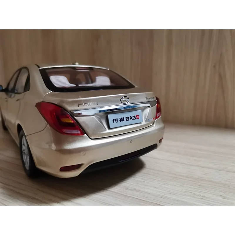 Modèle de voiture en alliage moulé sous pression, échelle 1:18, Original GAC Trumpchi GA3S, jouet de collection, cadeau, affichage Souvenir, ornement