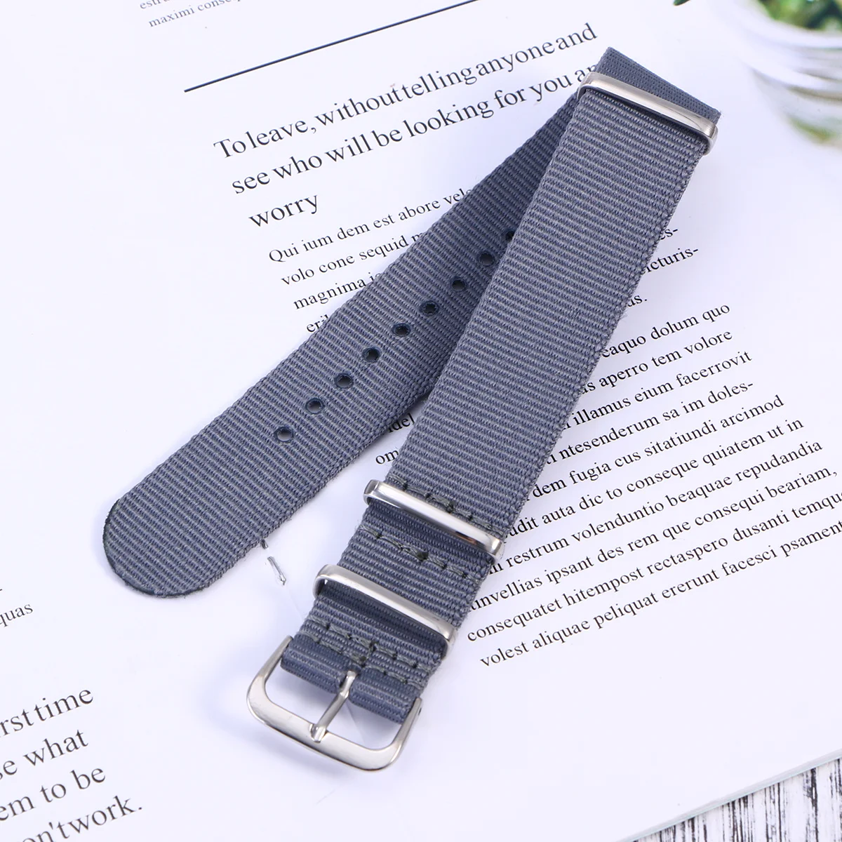 

Nylon Heavy Duty Nylon Watch Strap Woven Band Soft Watch Bands Breathable Replacement Strap For Watches Grey