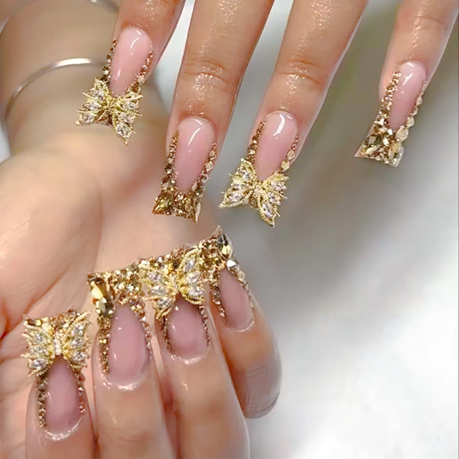 24pcs Duckbill Shaped Fake Nails Gold Butterfly Rhinestone Design False Nail Tips Wearable Full Cover French Press on Nails