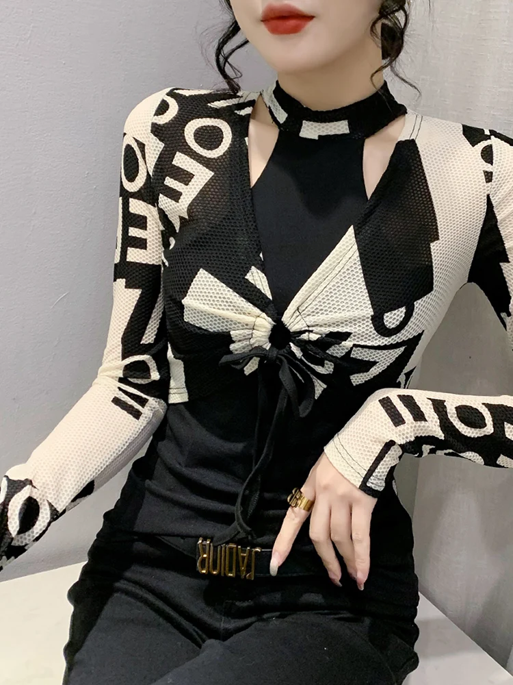 

Spring 2024 Women's Sexy Hollow out T-irt Me Slim Fit Patchwork Blouse Korean Sle Commute Faion Creative Pattern