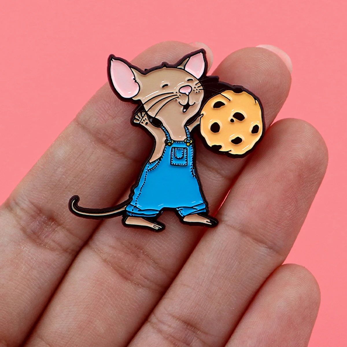 Funny Mouse Enamel Pins Cute Women's Brooches Men Lapel Pins Badge on Backpack Costume Accessories Animal Jewelry Kids Gifts