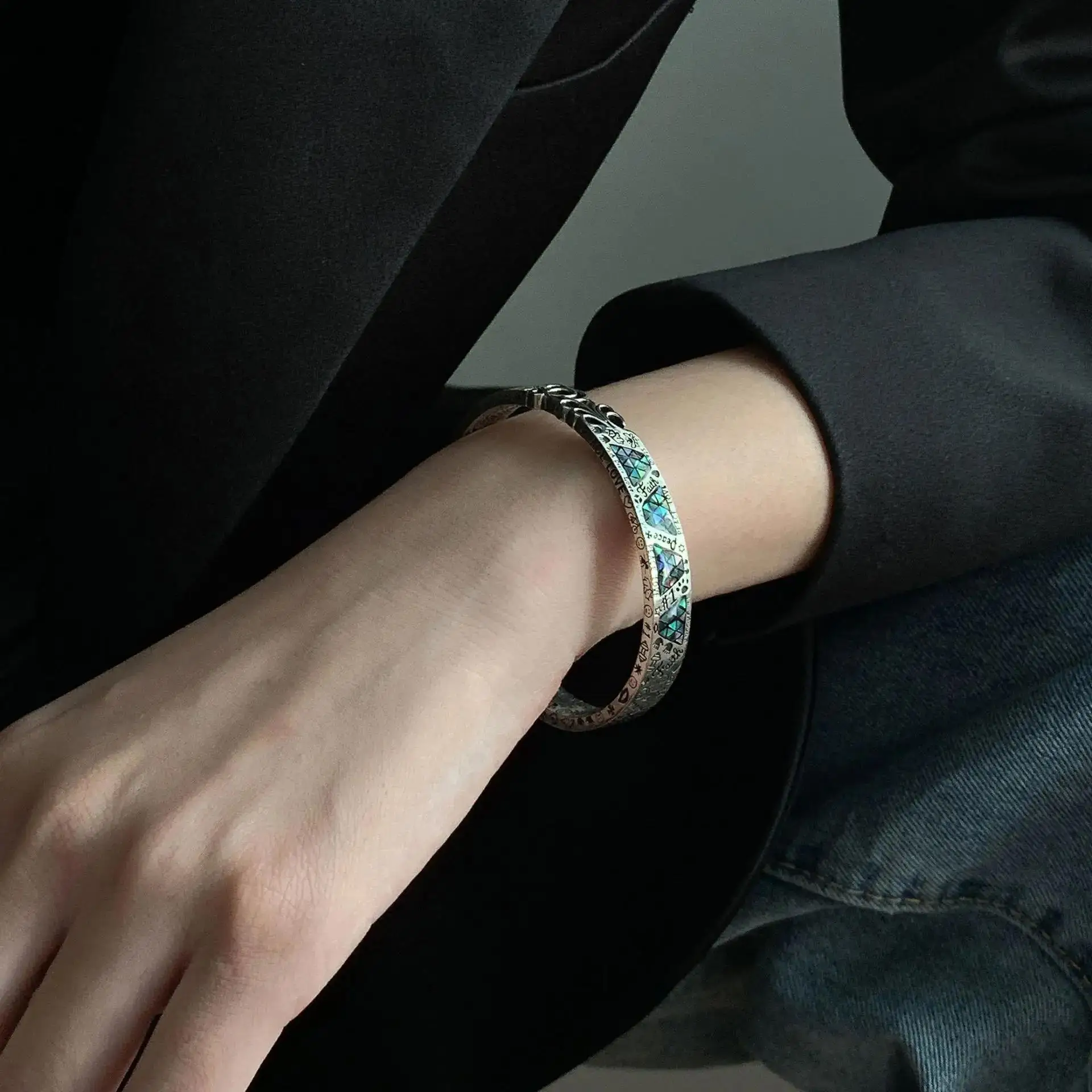 

Summer Geometric Graffiti Cuff Bracelet For Women Girl Punk Fashion New Jewelry Party Lady Gift Women's bracelet Wish Gifts