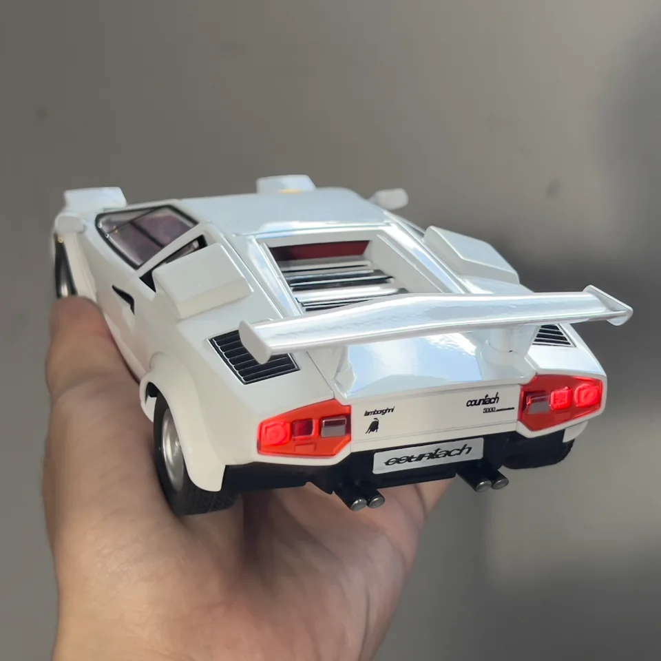 1:24 Lamborghini Countach LP500S Diecast Metal Car Model